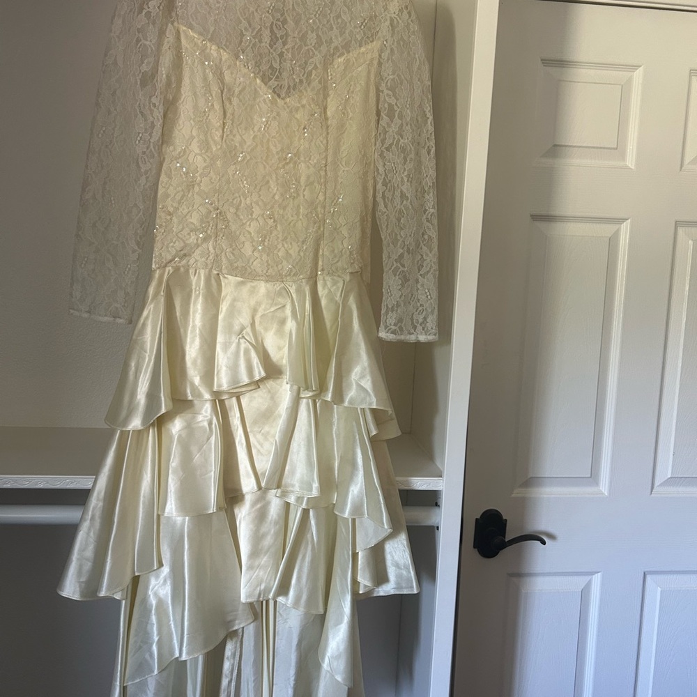 Scott McClintock Cream Lace Prom Dress